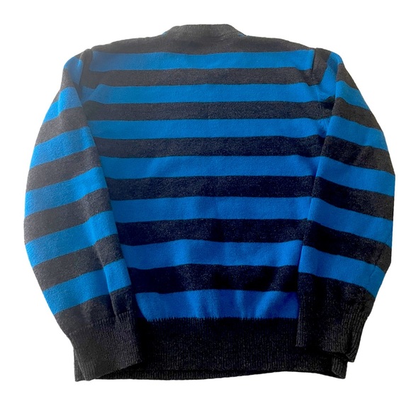 GAP Kids • V Neck Sweater • Boys Size 12 • Blue and Grey • Great Condition - Picture 2 of 4